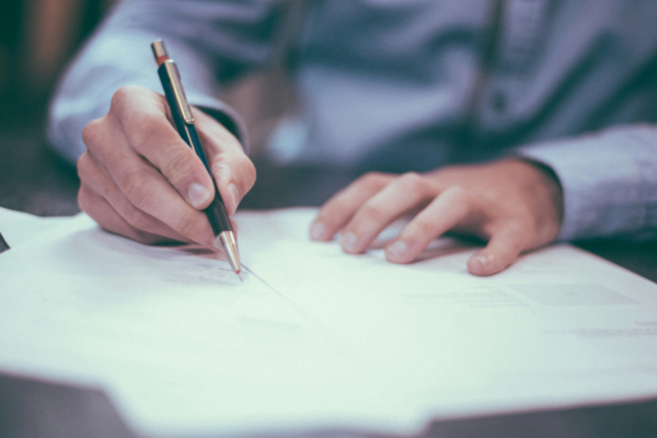 Ispunjavanje papira za prava roditelja